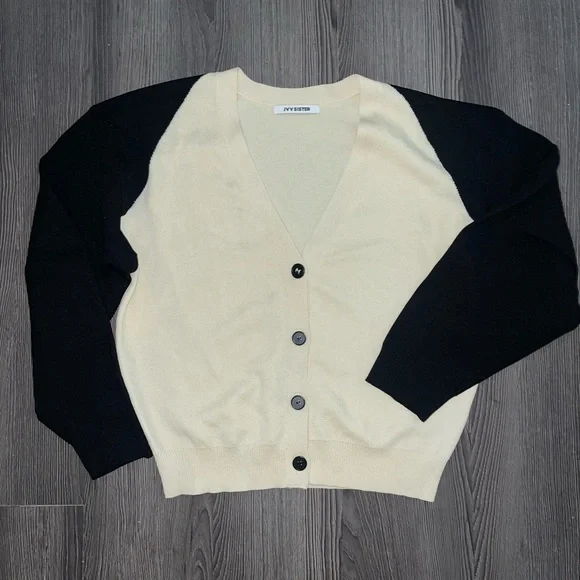 Stylish Black and Cream Cardigan - Picture 4 of 9